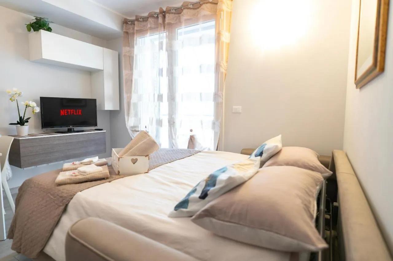 Ferienwohnung New Loano Elegante ☆☆☆☆☆ A 150 Mt Dal Mare Italien